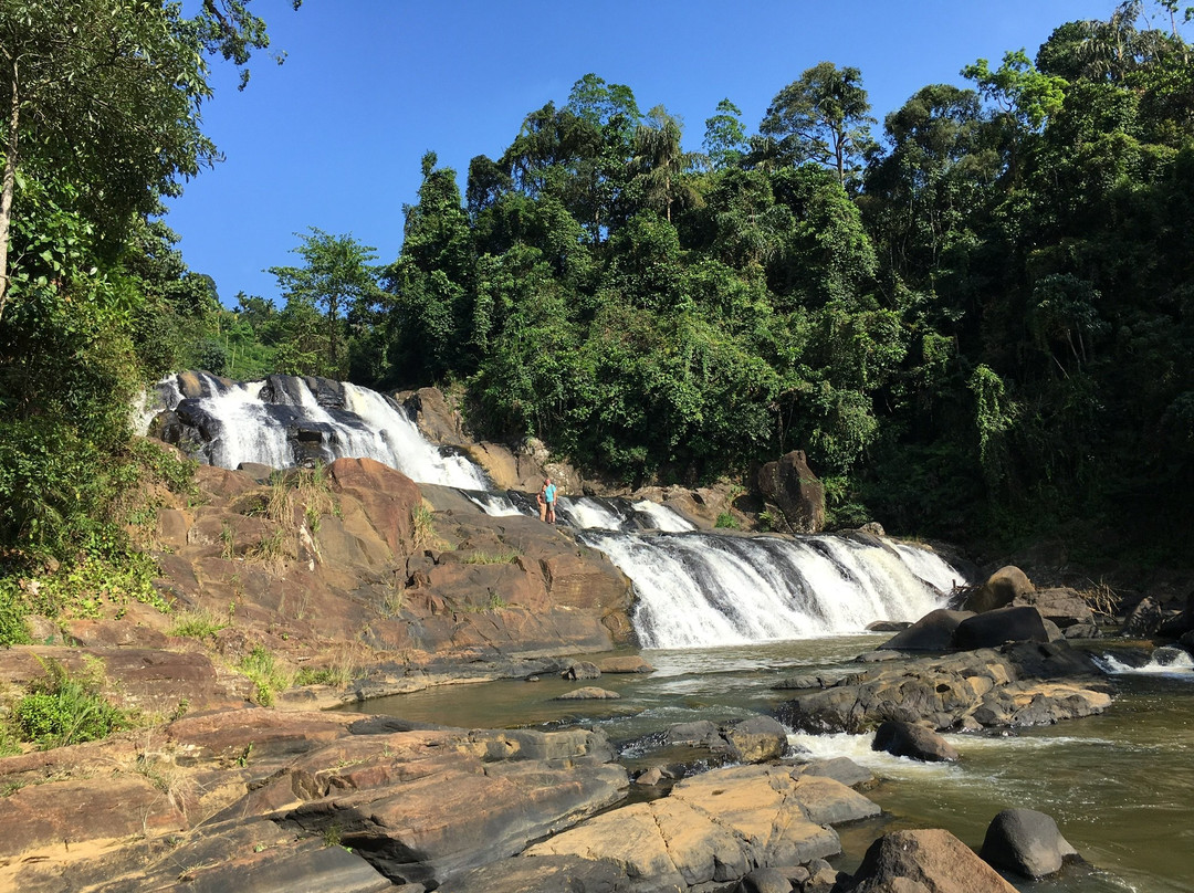 Sathmala Ella Waterfalls景点图片