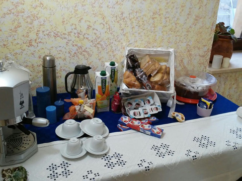 卡瓦列雷民宿主图