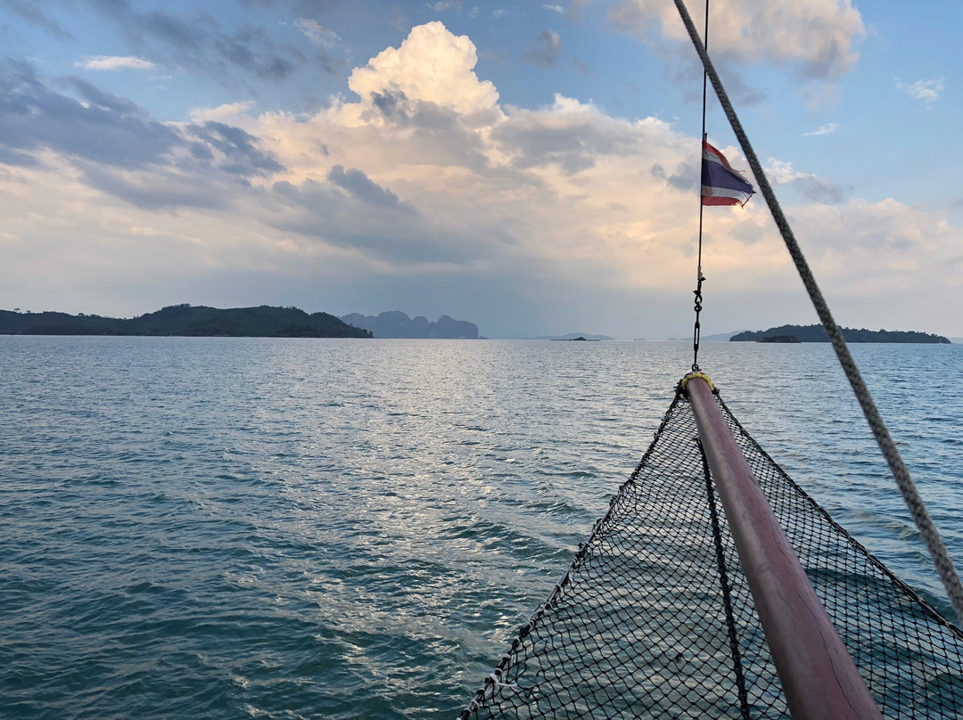 June Bahtra Phang Nga Bay Cruises景点图片