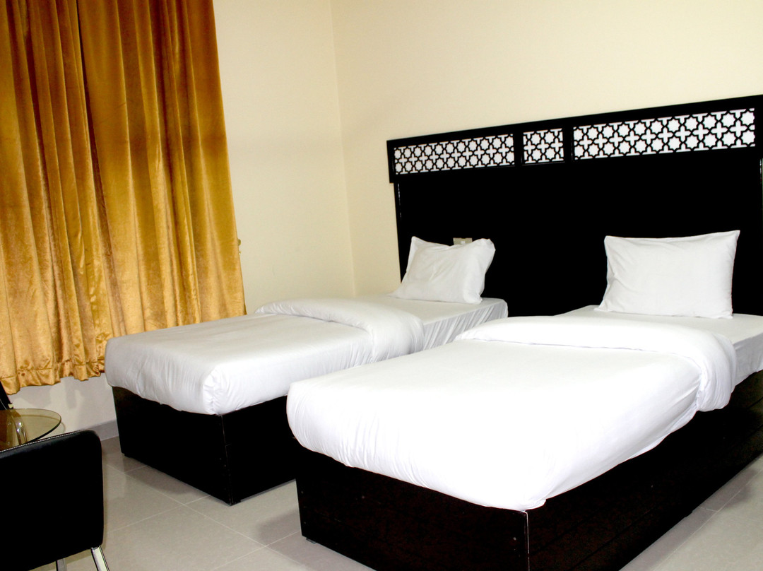 Oyo 107 Ras Al Hadd Waves Hotel主图