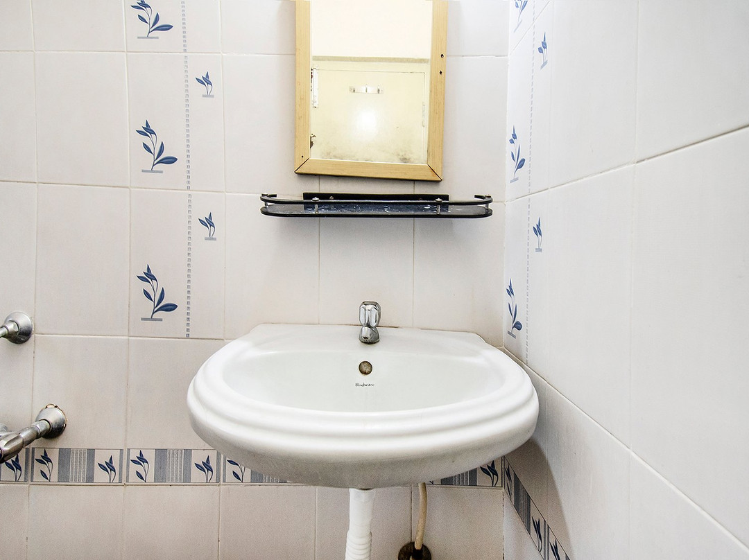 FabHotel Aditya Yatri Nivas主图