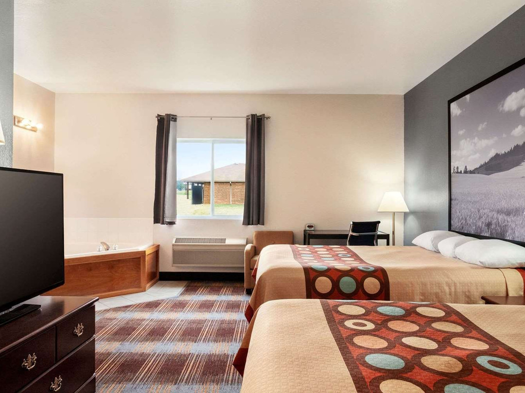 Super 8 by Wyndham Holton主图