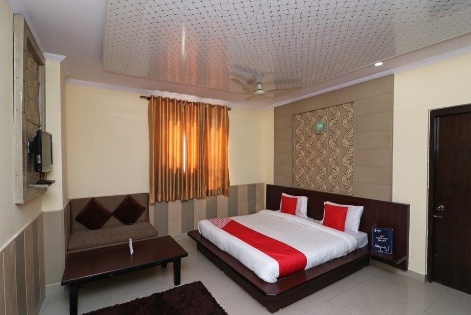 OYO 3735 Hotel Chilana Tower