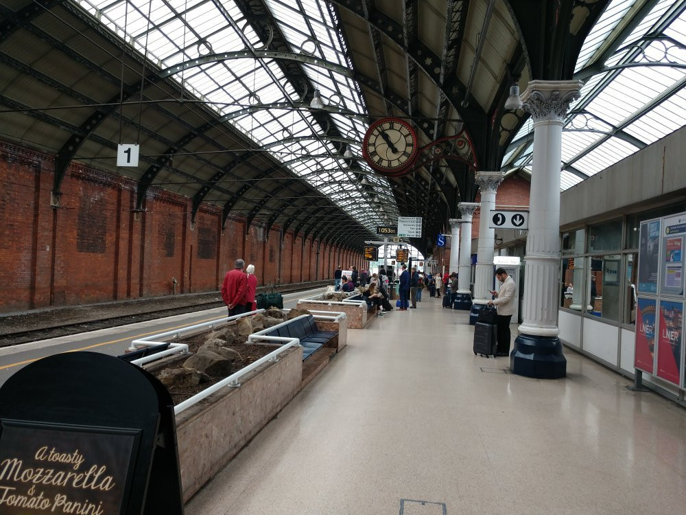 Darlington Train Station景点图片