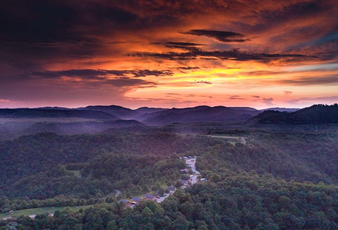 Twin Hollow Campground and Cabins主图