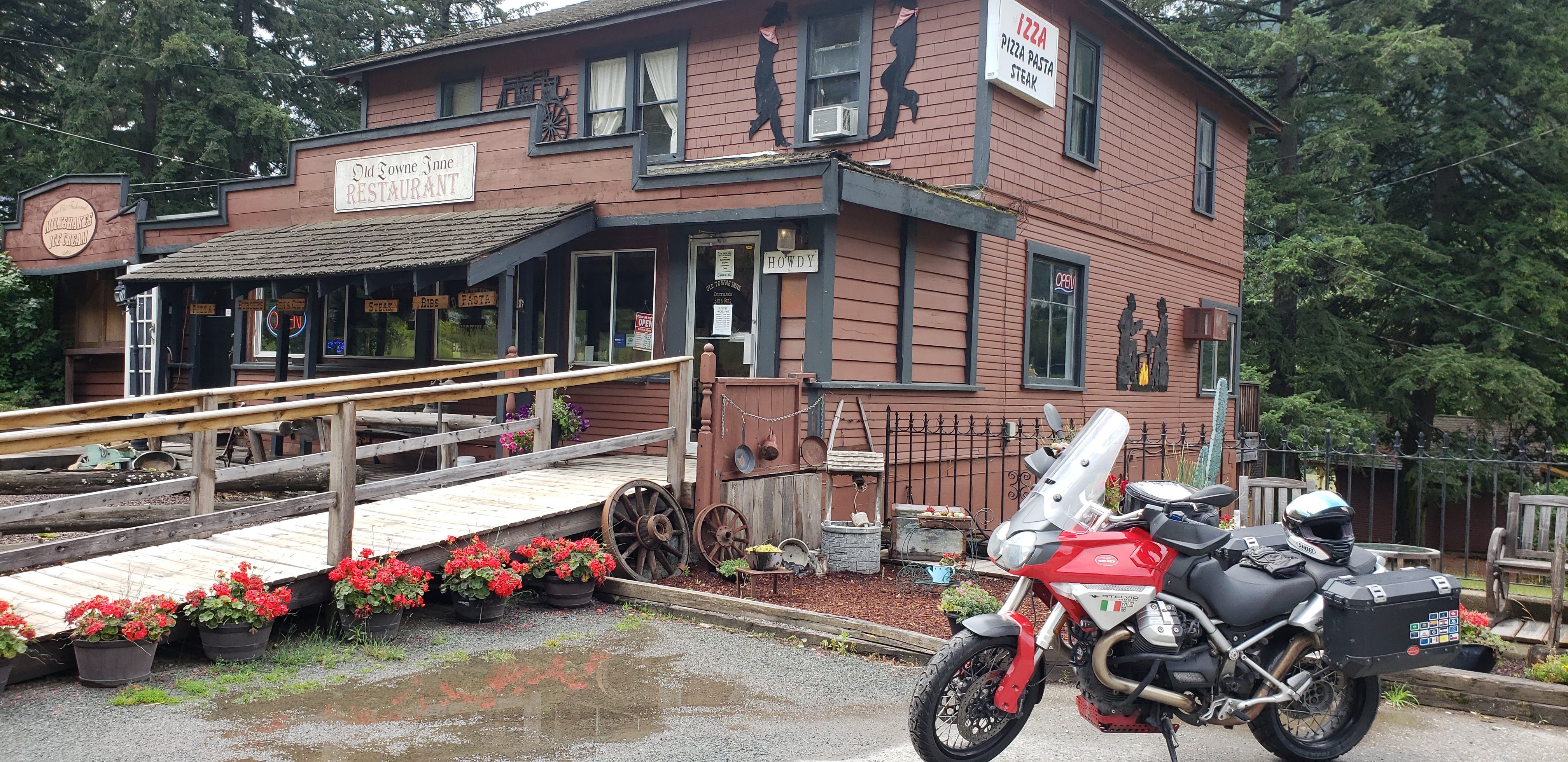 Old Towne Inne Chuckwagon Bar & Grill-浴室