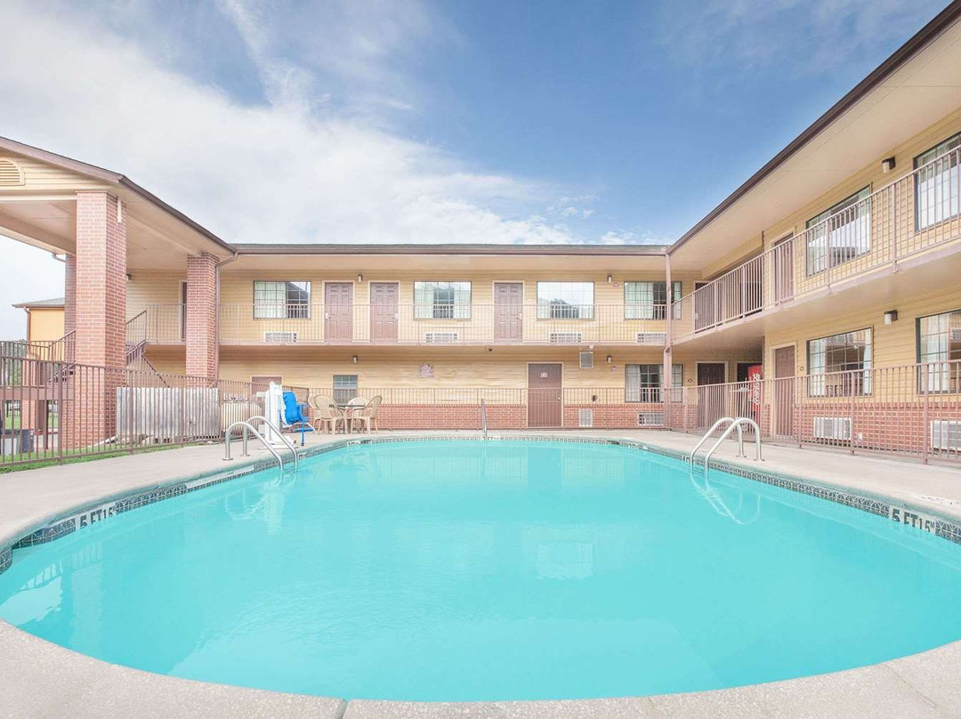 Days Inn by Wyndham Fayetteville主图