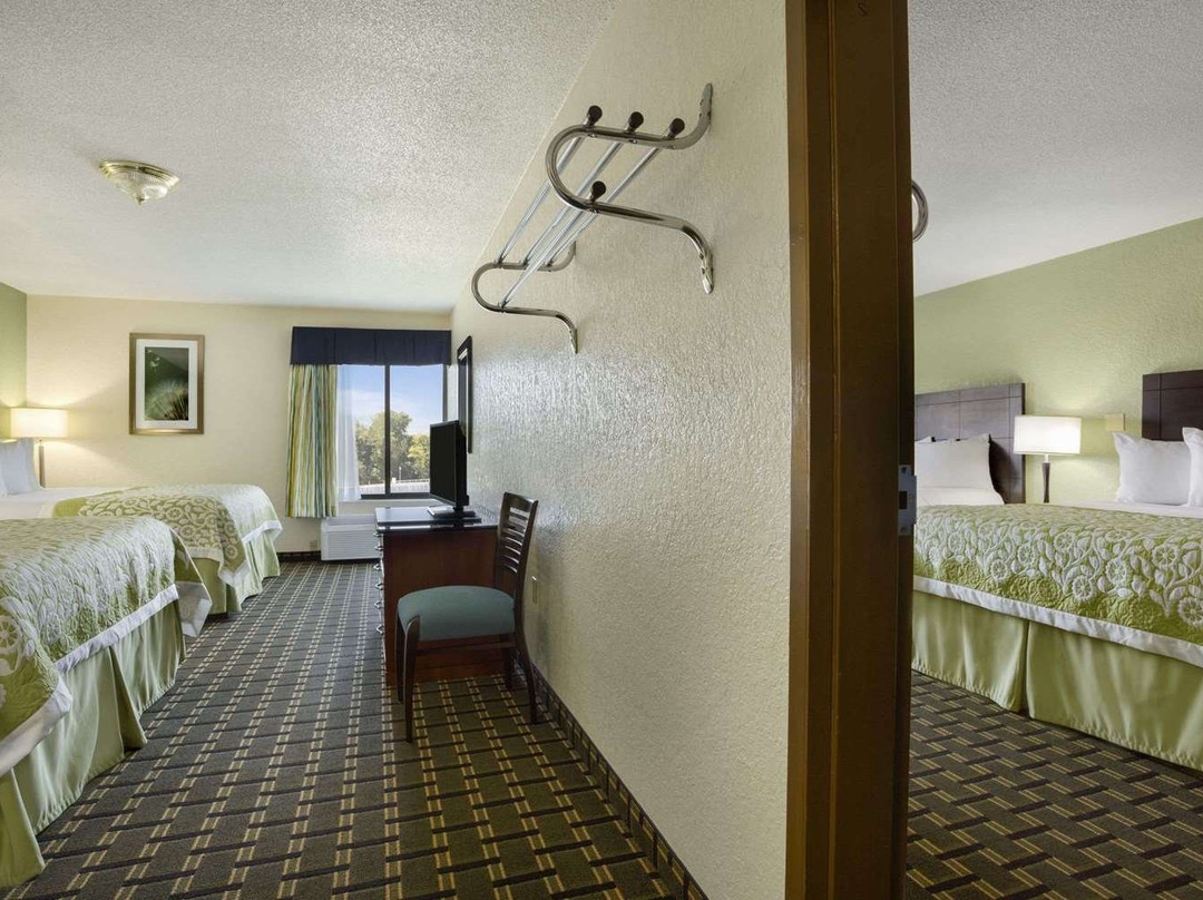 Clarion Pointe Jasper主图