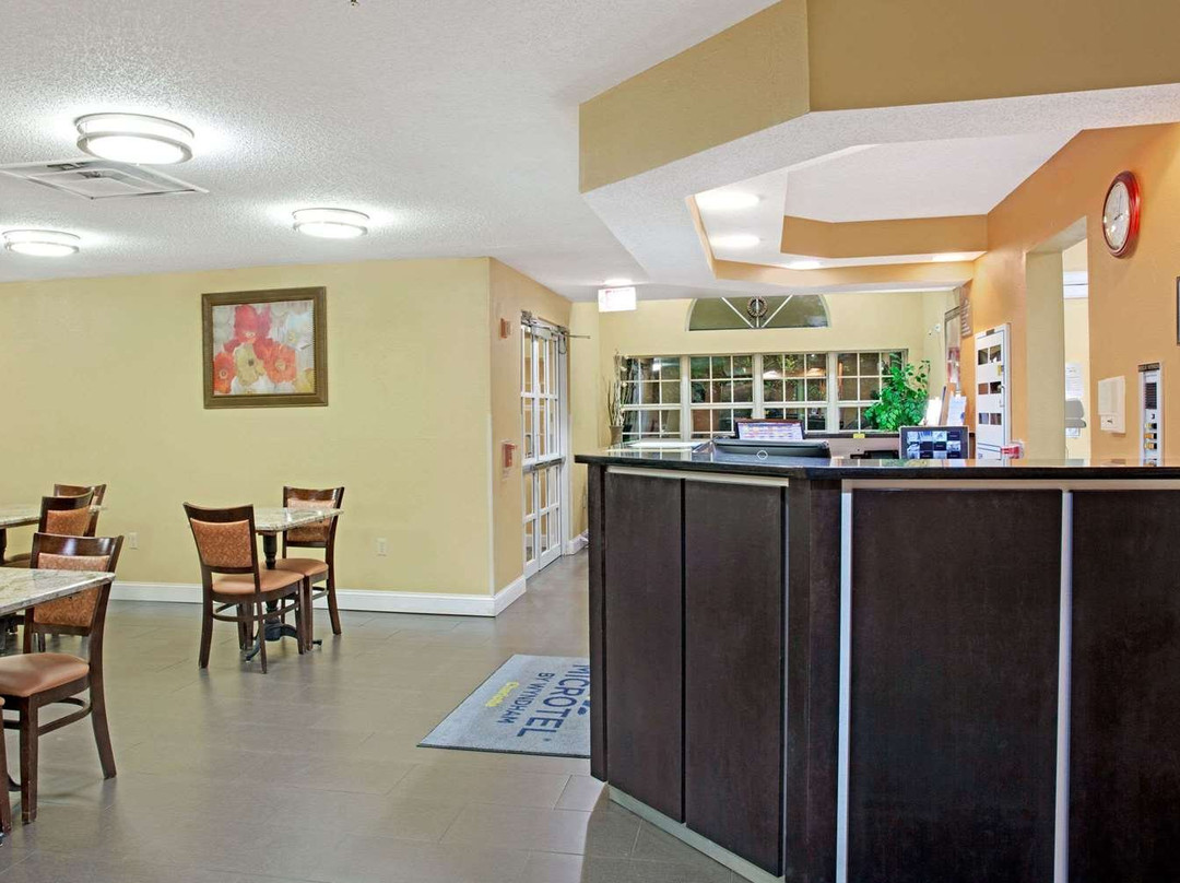 夏洛特-大学广场麦客达套房酒店主图