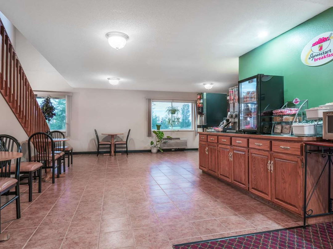 Super 8 by Wyndham Milaca主图