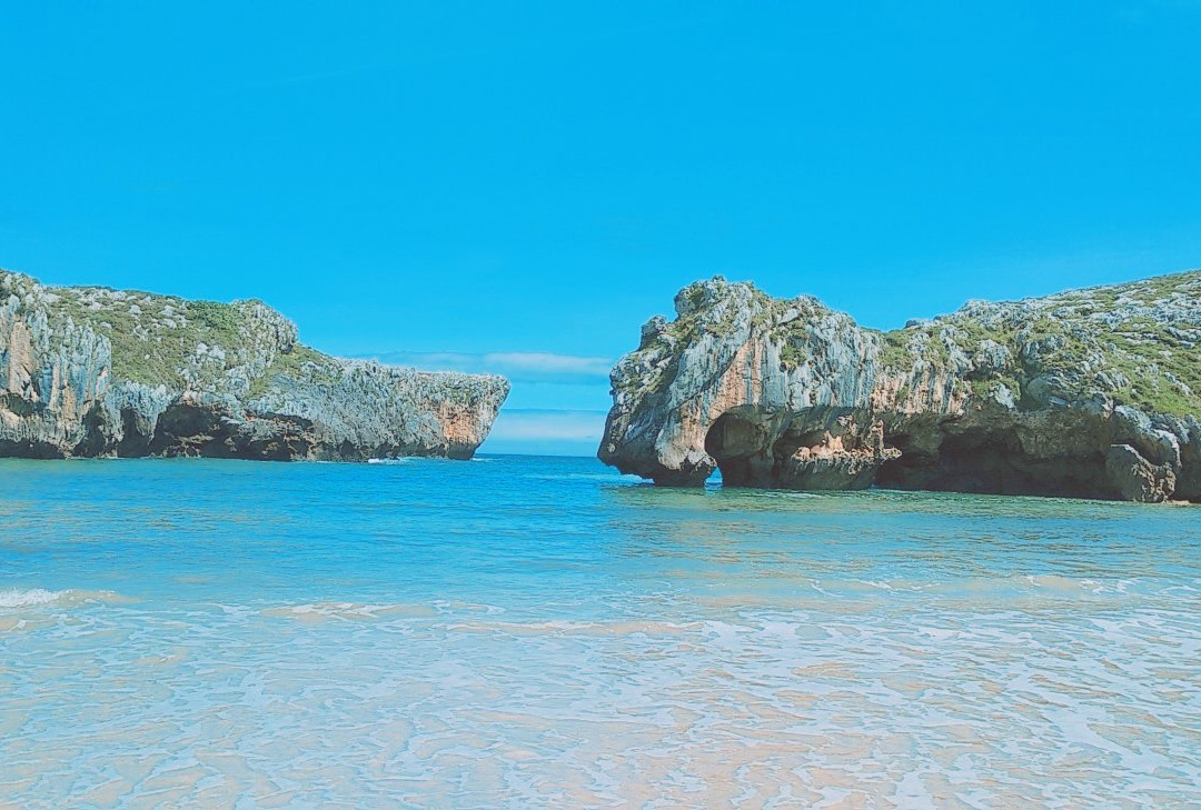 Playa de Cuevas del Mar景点图片