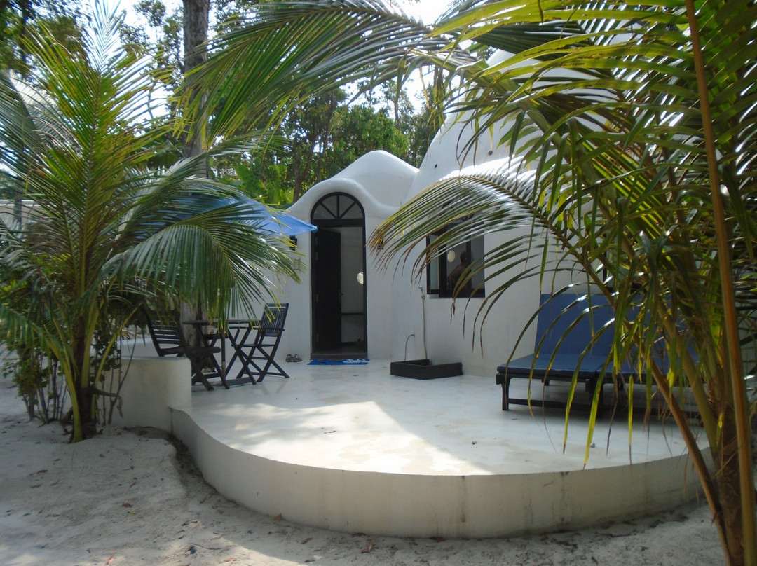 月光度假酒店主图