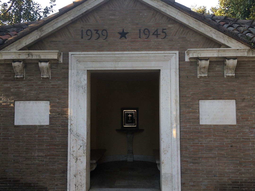 Cesena War Cemetery景点图片