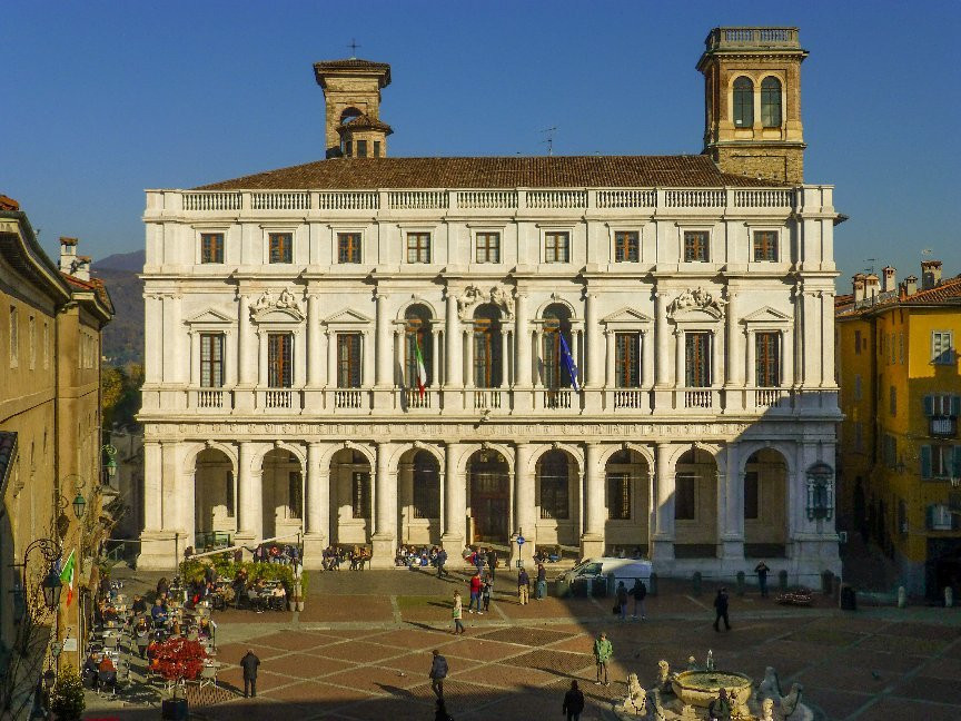 Piazza Vecchia景点图片