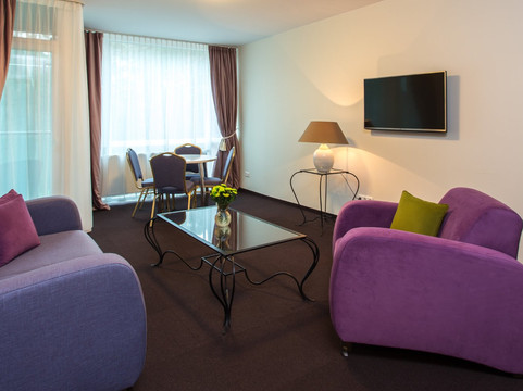 Medea Apartments by Upa主图