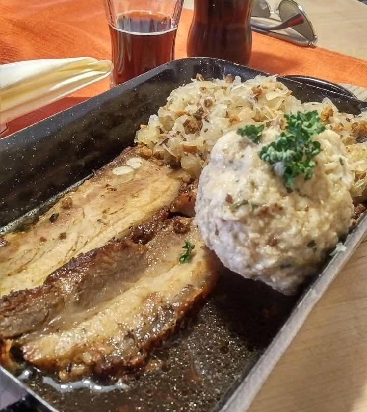 Sankt Kathrein am Hauenstein餐馆和美食-Kirchenwirt Fischbach