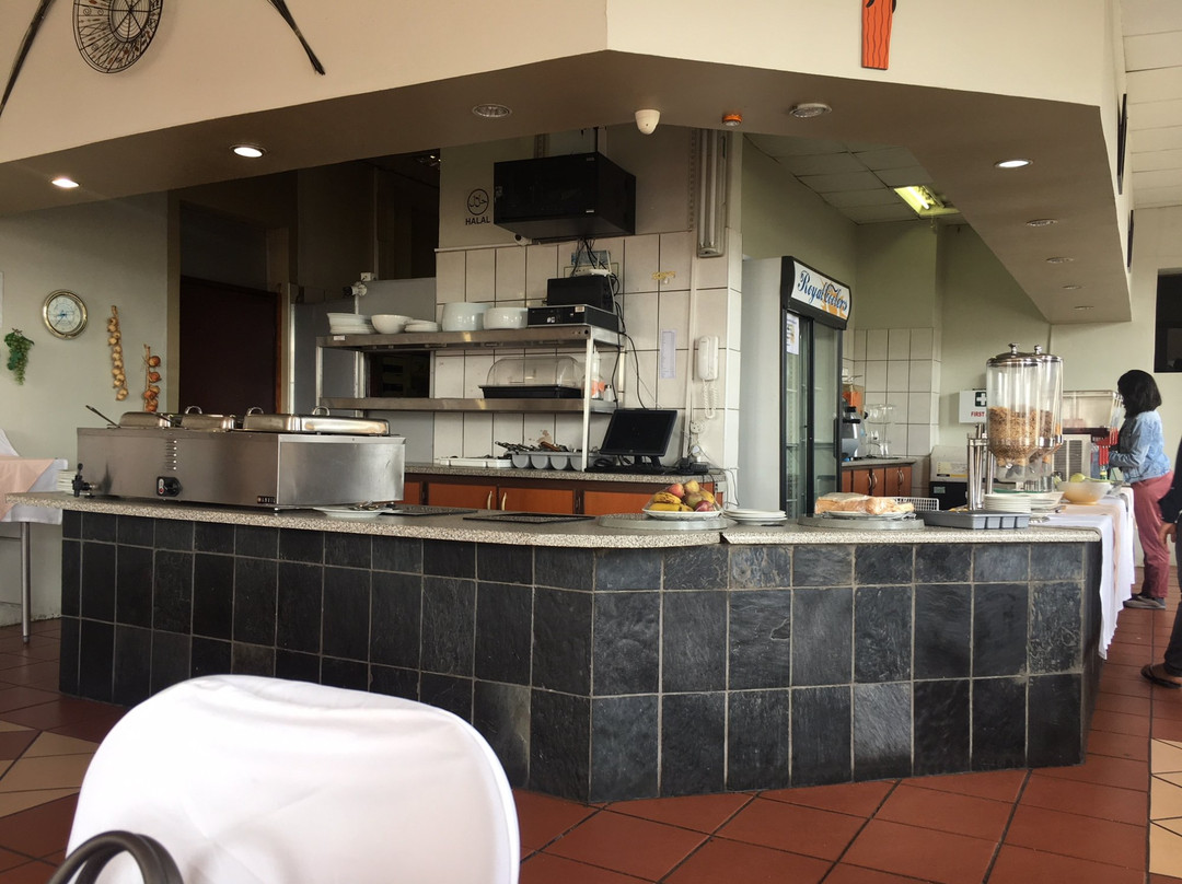 The Royal Courtyard主图