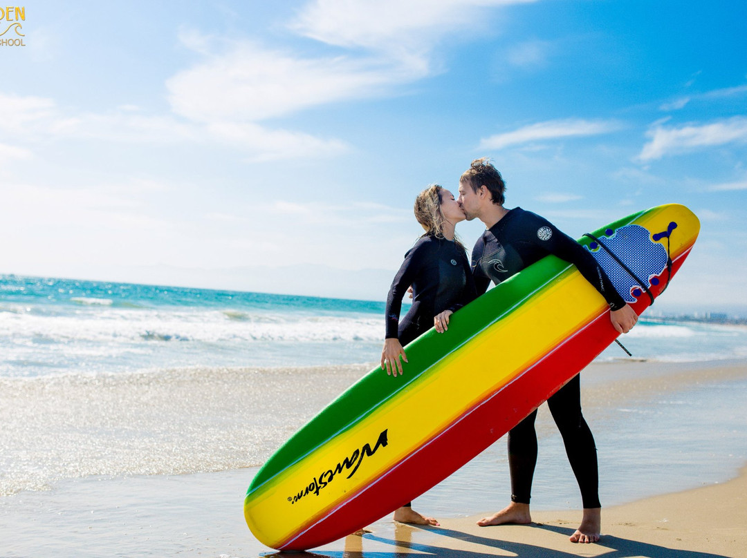 Golden Wave Surf School景点图片