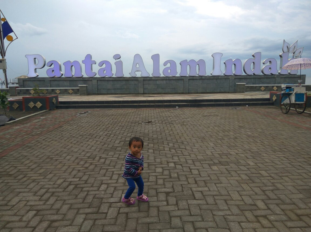 Alam Indah Beach景点图片