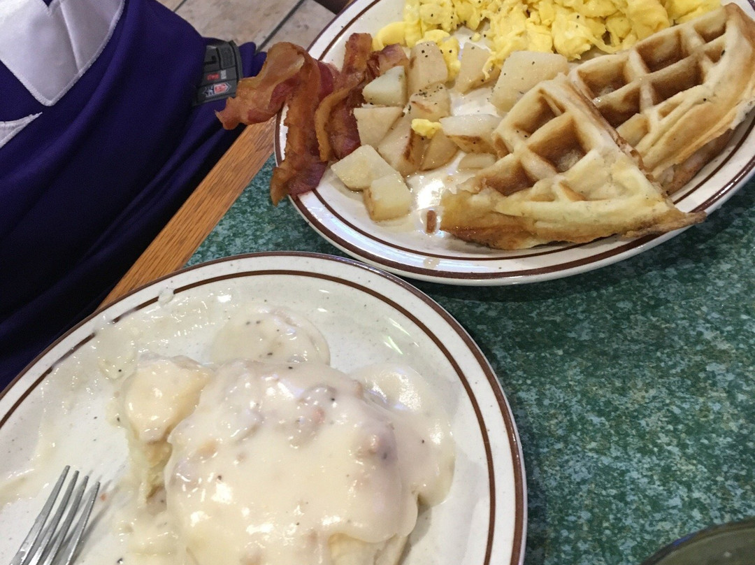 Charlies Eatery & Pub