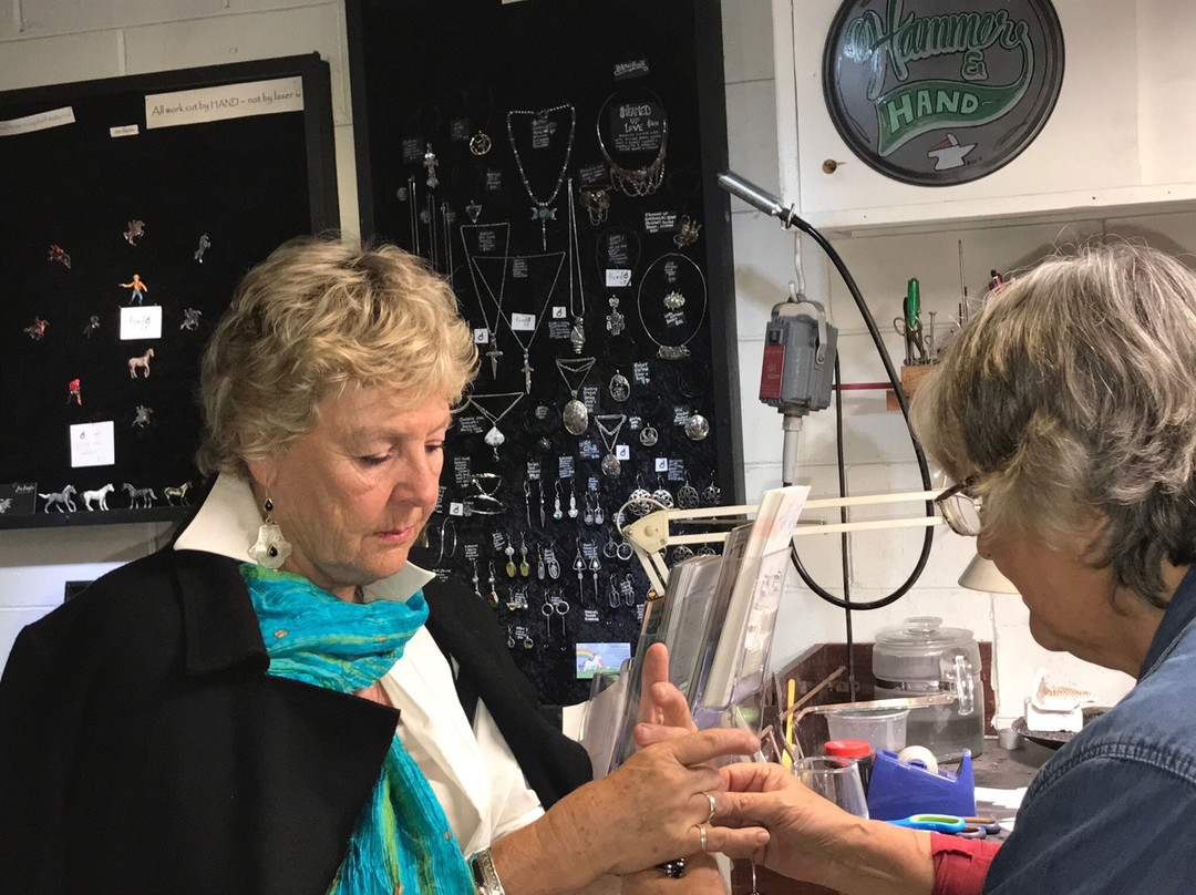 Hammer and Hand Byron Bay  Jewellery and Metal Collective景点图片