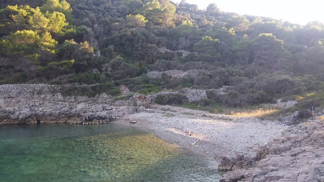 Beach Javorna-Veli Lošinj必去景点