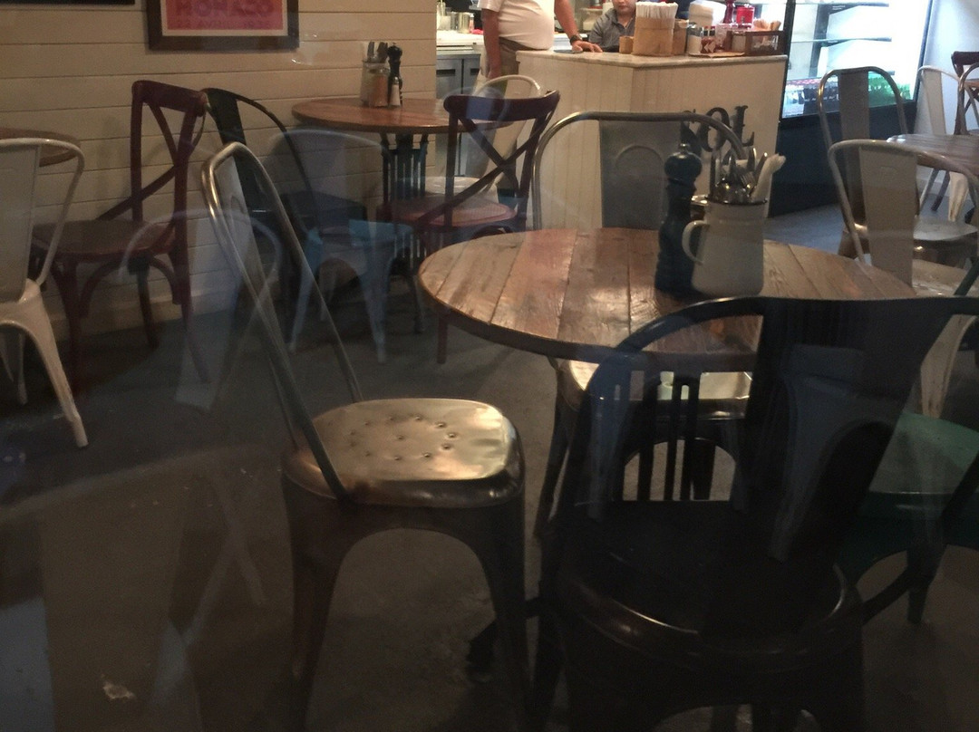 Julai'a餐馆和美食-Sol Cafe