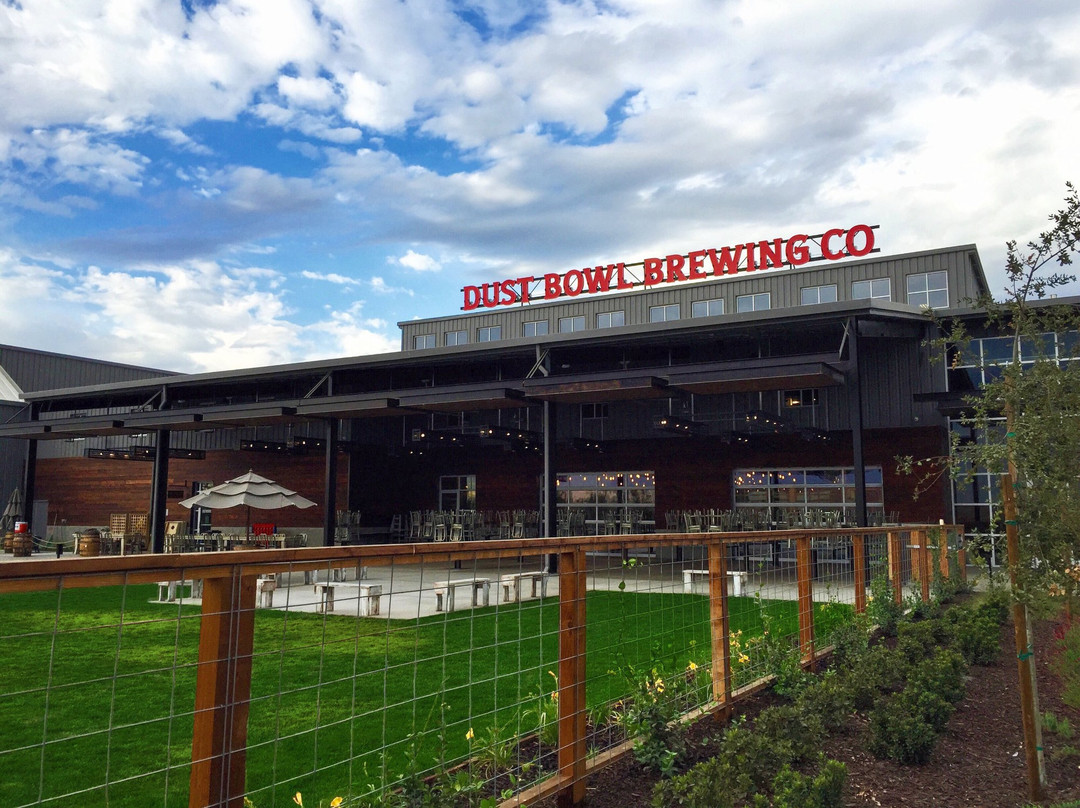 Turlock餐馆和美食-Dust Bowl Brewing Co. Brewery Taproom