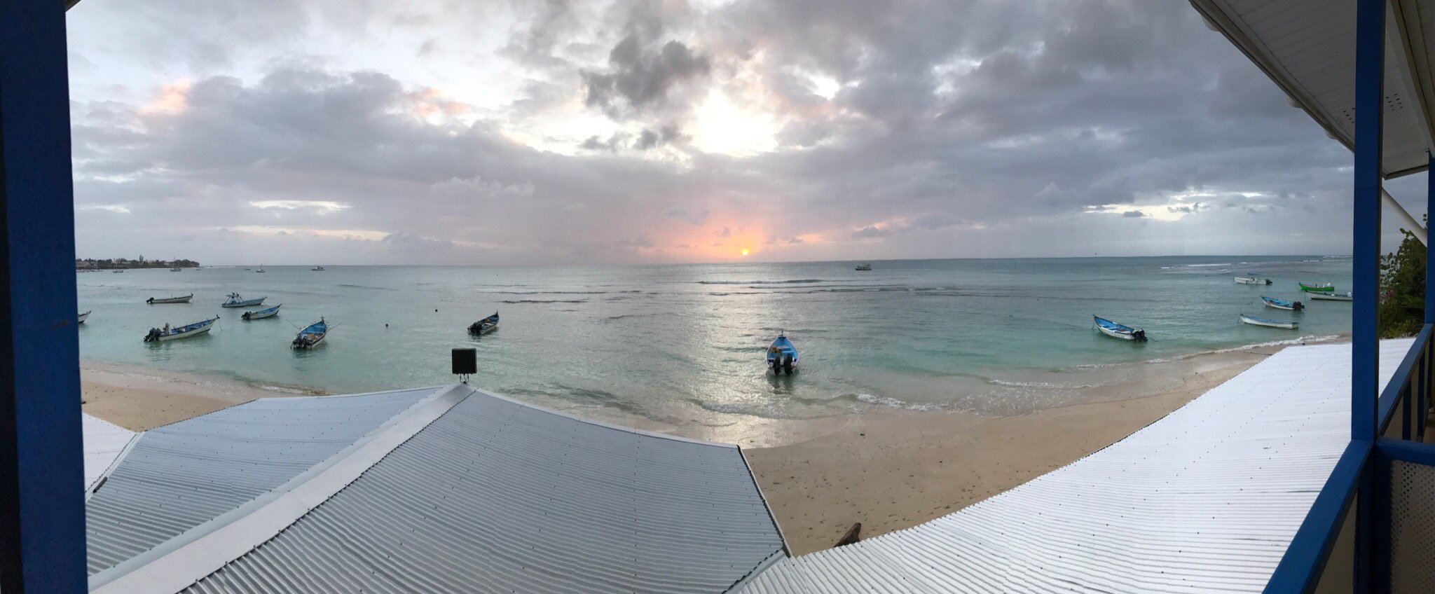 Conrado Beach Resort-官方