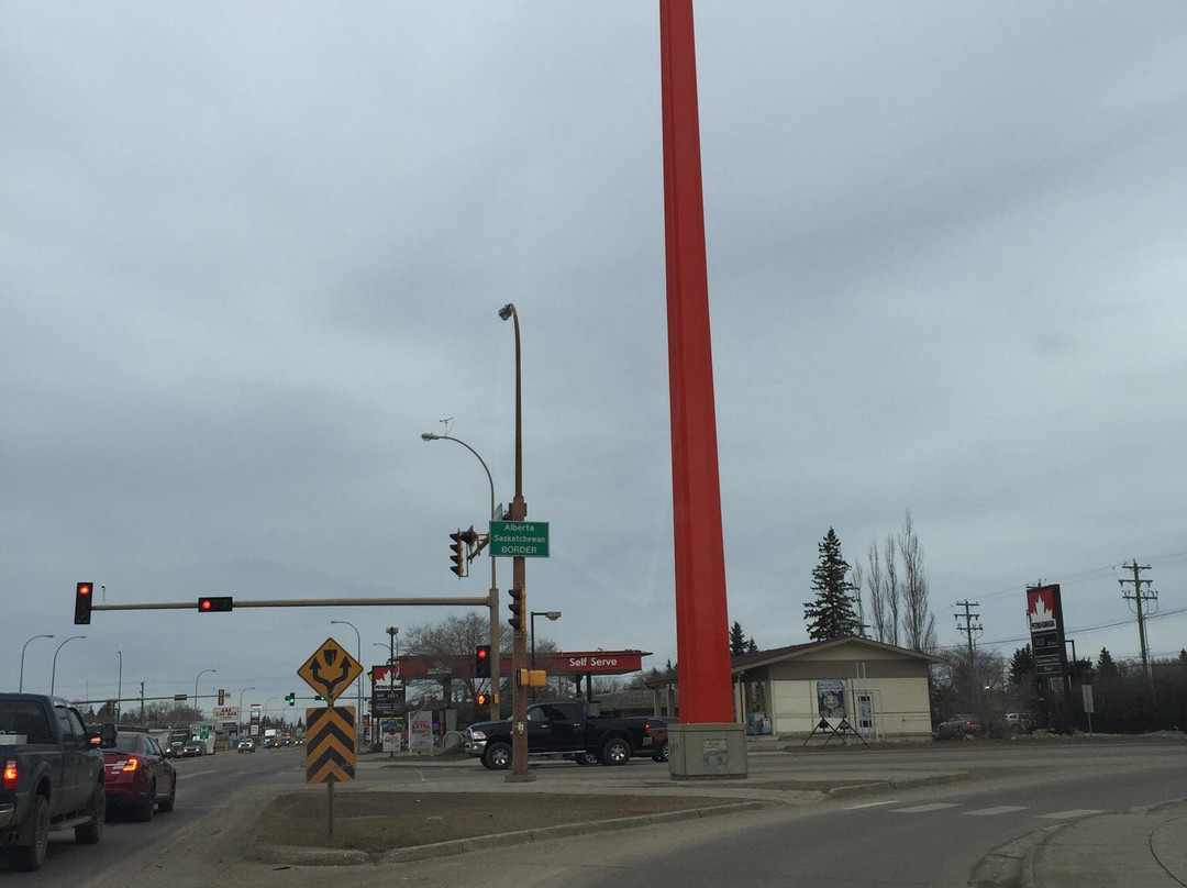Border Markers-劳埃德明斯特必去景点