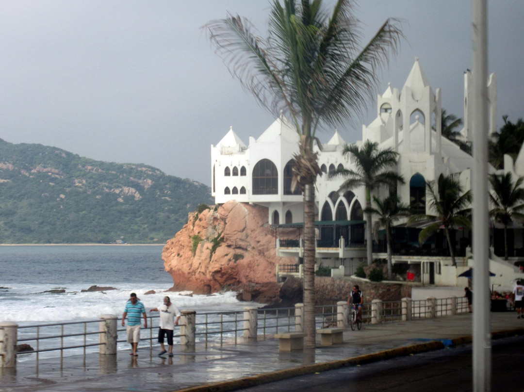 Valentino's & the Fiestaland Complex-马萨特兰必去景点