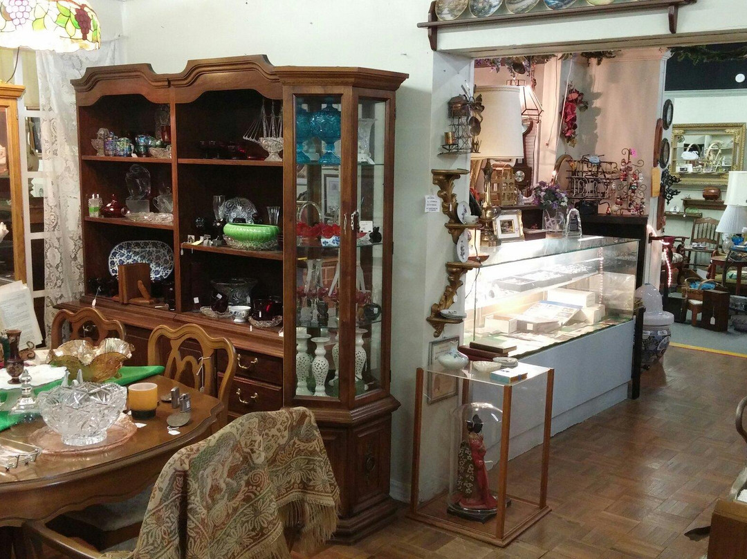 Apple Tree Antique Gallery-Bethany必去景点