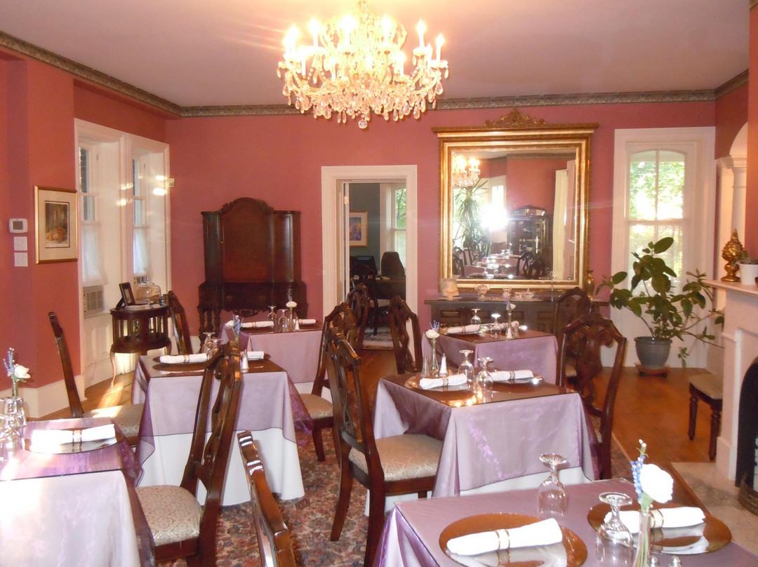 Cowansville酒店住宿-Manoir Sweetsburg