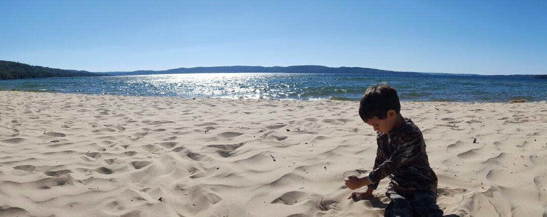 Sand Point Beach-缪尼辛必去景点