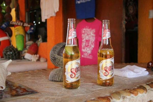 Villa La Bella Oceanfront Swing Bar-女人岛必去景点