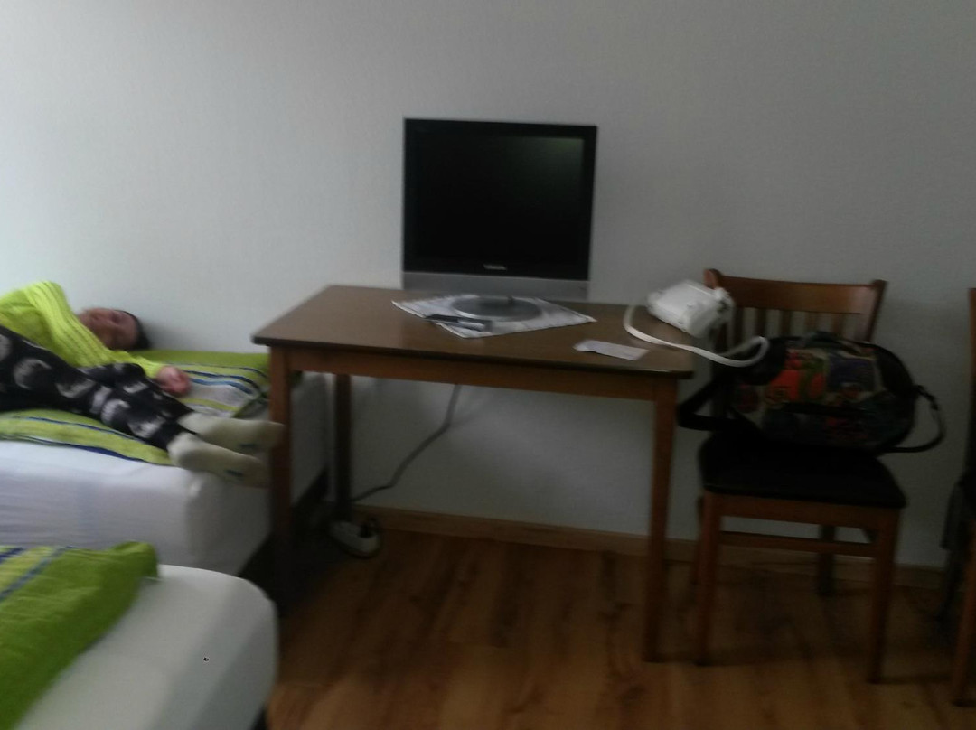 厄尔森塔尔酒店主图