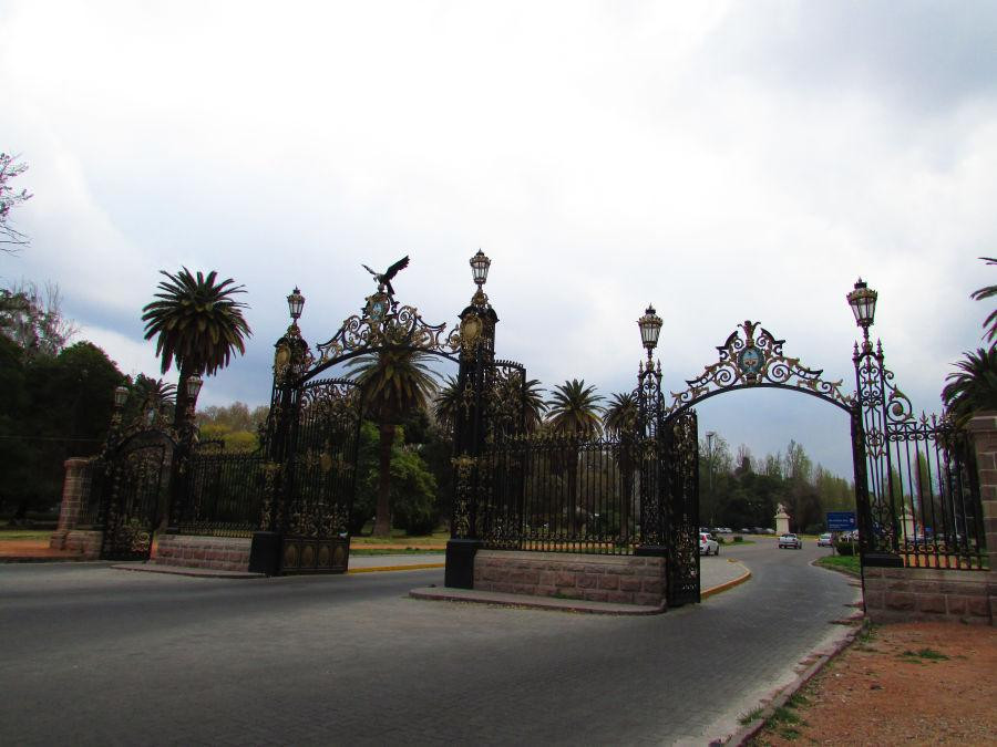 Portones del Parque San Martin-门多萨必去景点