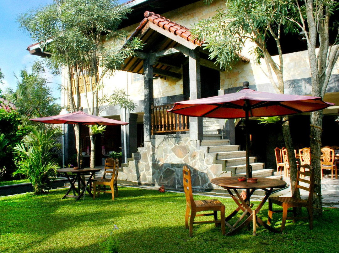 Kalasan餐馆和美食-Lemah Ledok Garden Resto