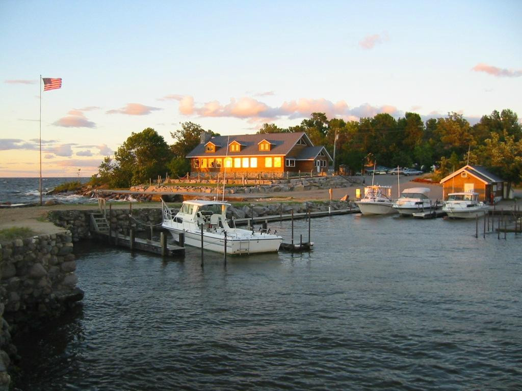 Arnesen's Rocky Point Resort