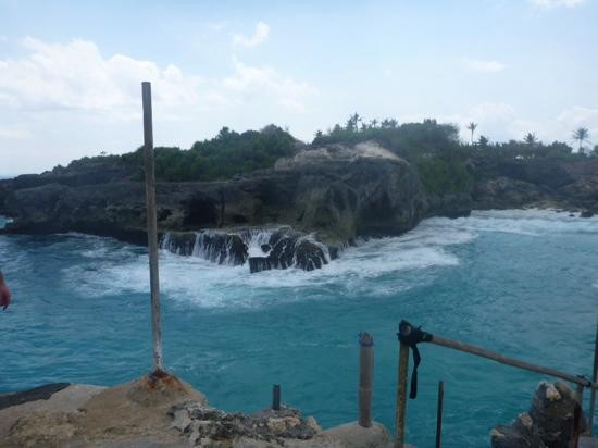 Blue Lagoon Cliff Jump-努沙切宁安岛必去景点