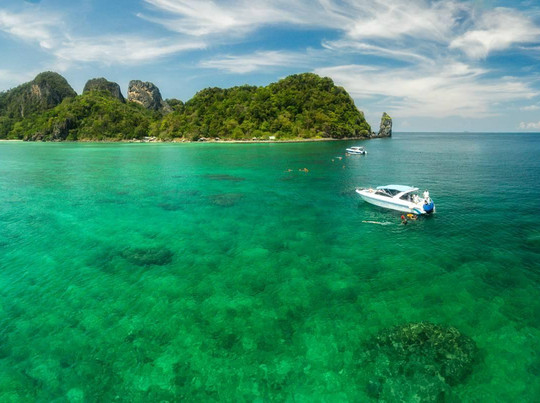 普吉岛浮潜之旅（Offspray Leisure游船观光公司）-查龙必去景点