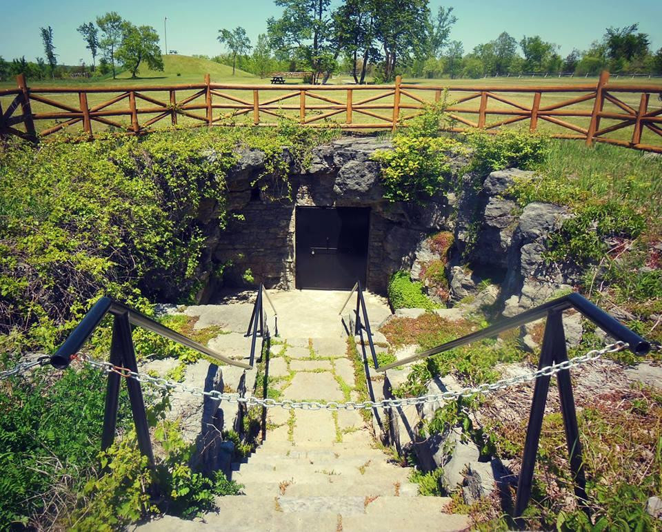 Tyendinaga Cavern and Caves-贝尔维尔必去景点