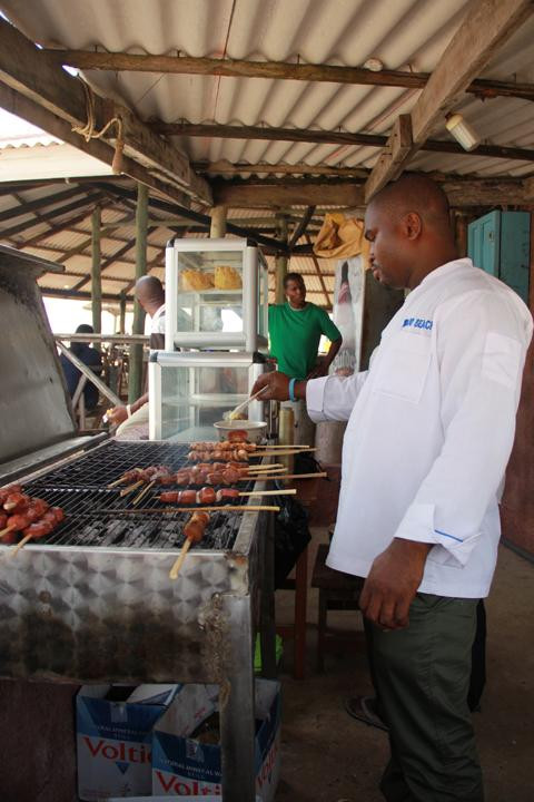 Bojo Beach-阿克拉必去景点