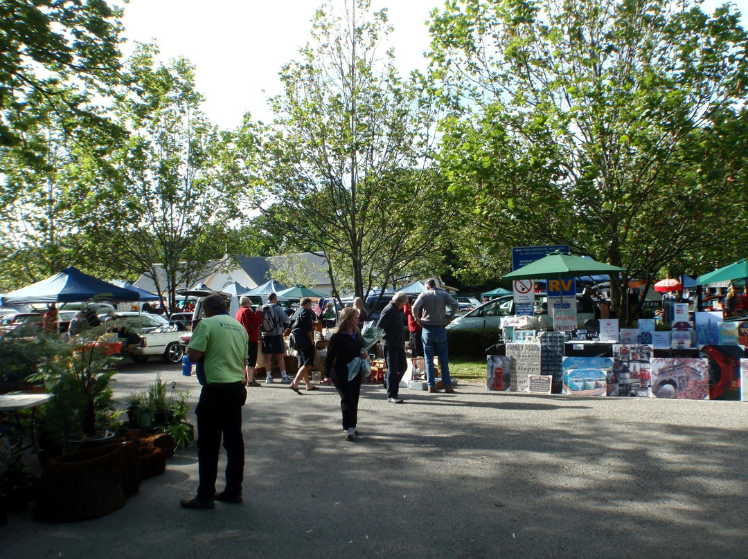 Evandale Sunday Market景点图片