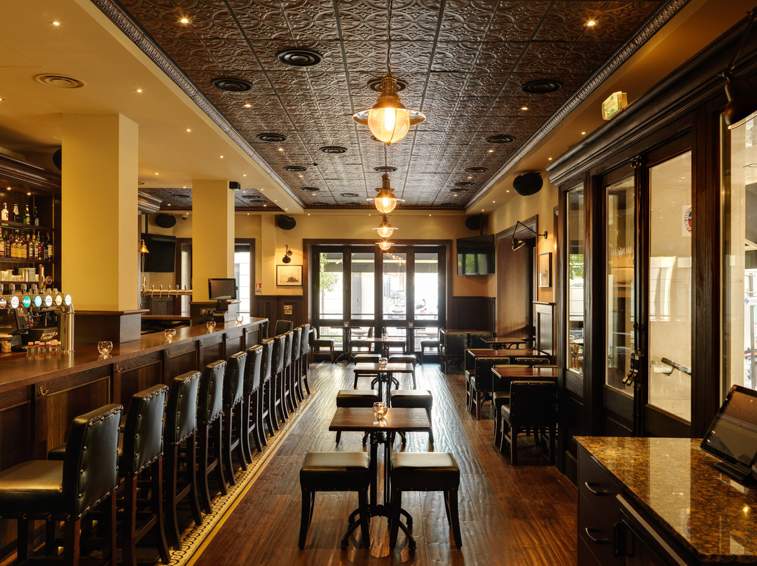 Ma Nolan's Irish Pub, Cannes