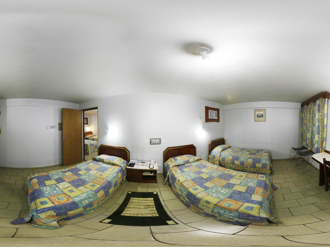 Diplomata Hotel主图