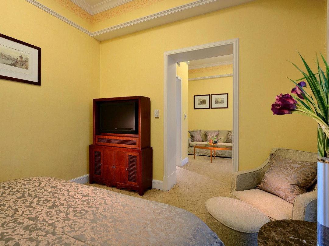 意杰·金棕榈酒店主图