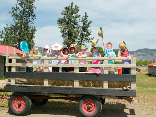 Erin Valley Riding Stables-坎卢普斯必去景点