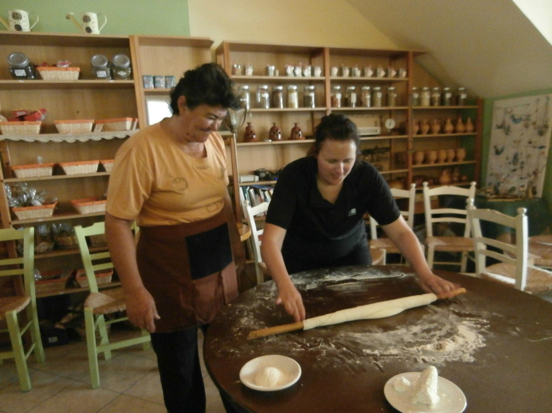 Cooking lessons at Vegera-Zaros必去景点