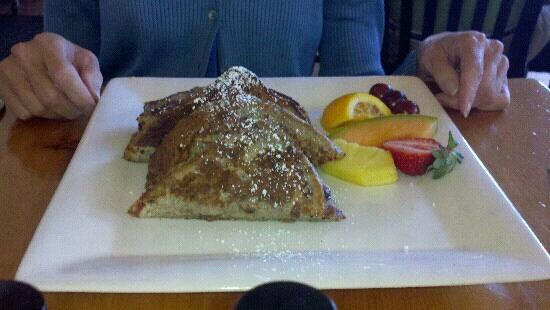 德卢斯餐馆和美食-At Sara's Table Chester Creek Cafe